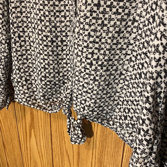 🔥Bongo White & Black Patterned Button Down Long Sleeve / Womens 2X - Picture 3 of 6